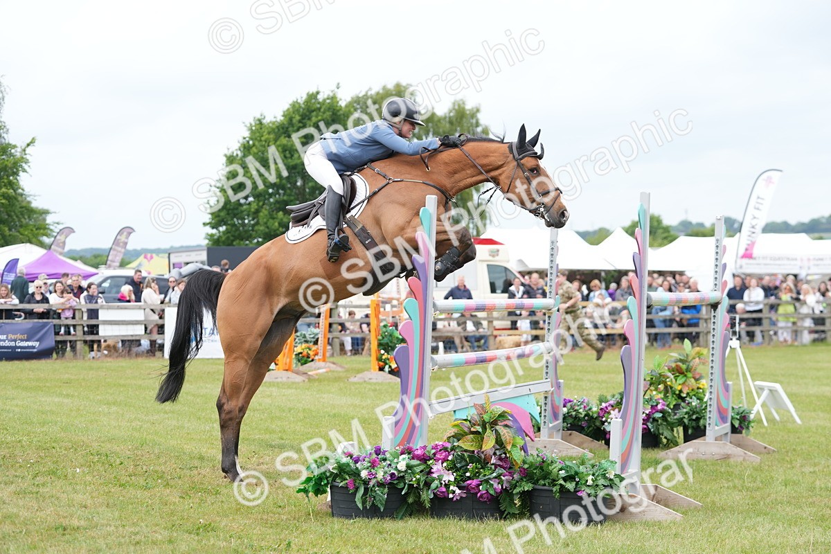 SBM_06613 - Class 202 - National 1.40m Open