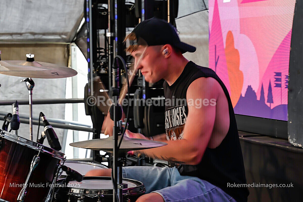 _MGL7249 - MINETY 2025