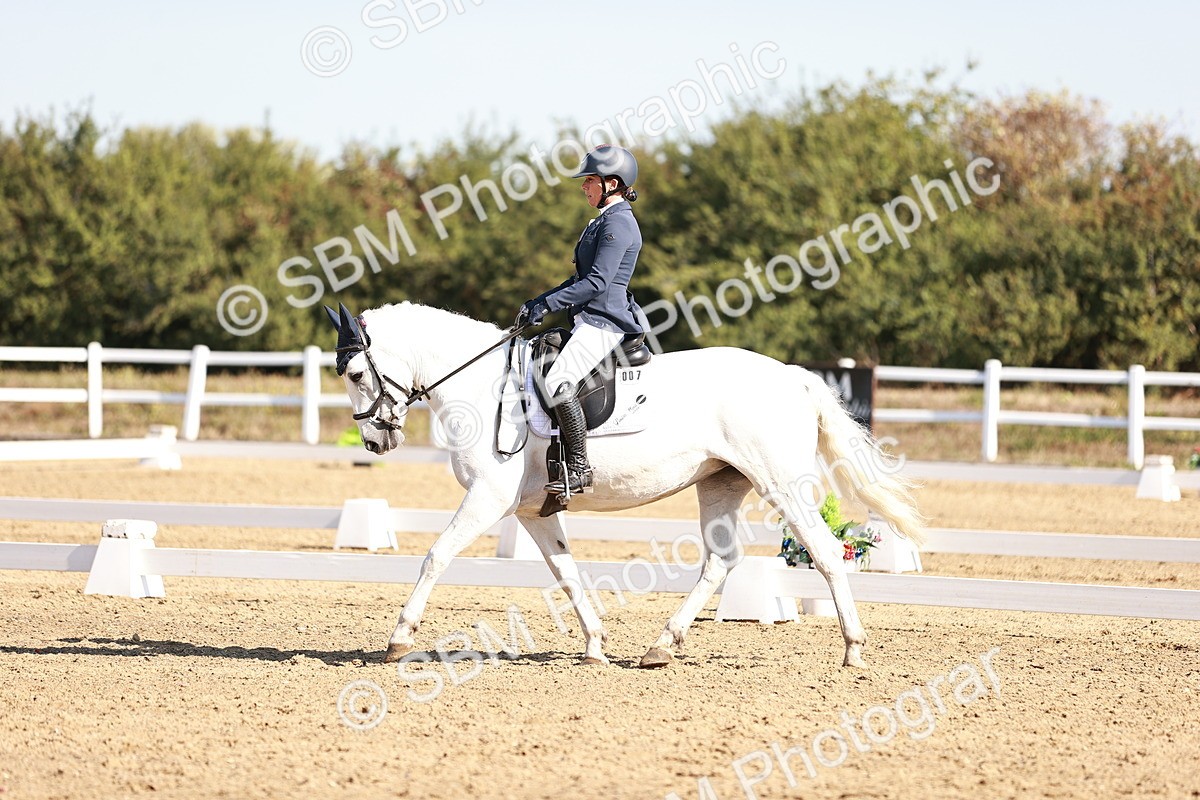 SBM_004403 - Class 12 - Novice 5 - 9.07-10.10