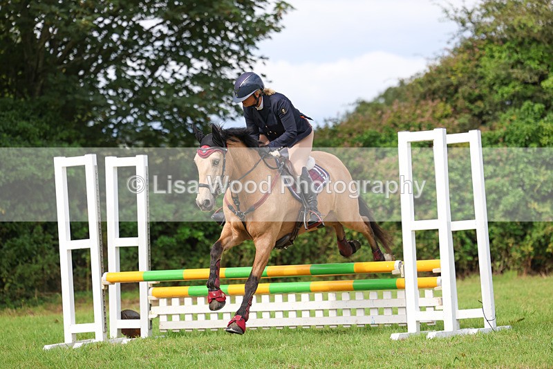 3E7A5566 - Class 2: 70cm Juniors and Seniors