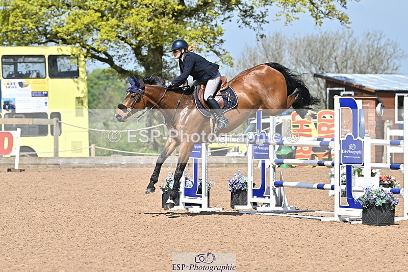 240509A-112622-01163 - Cls 9 Snr 1.20m Open