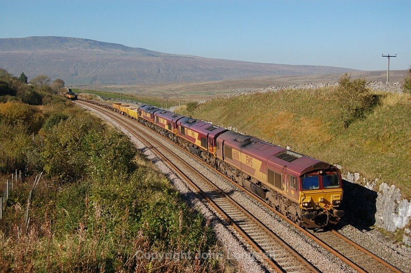 11.10.10 - 66016 /182/201/147 6K05 Carlisle - Crewe, Salt Lake Cotts. - Salt Lake Cottages