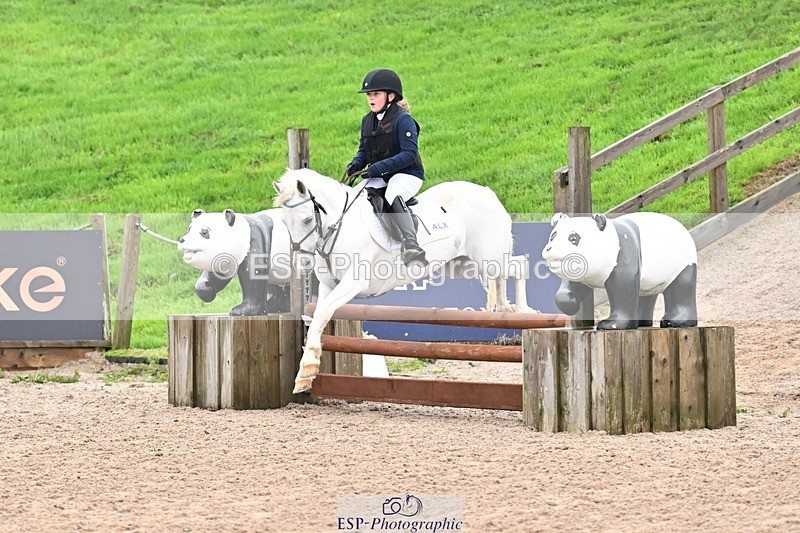 250920-155221-01808 - Cls 21 Pony Intro 80cm Derby