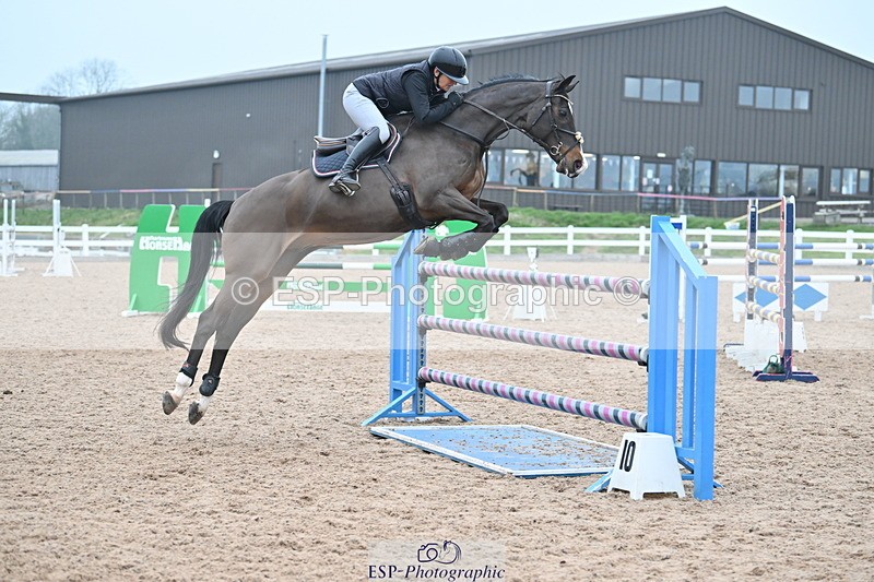 240113A-143052-02370 - Cls 13 Foxhunter and 1.20m Open