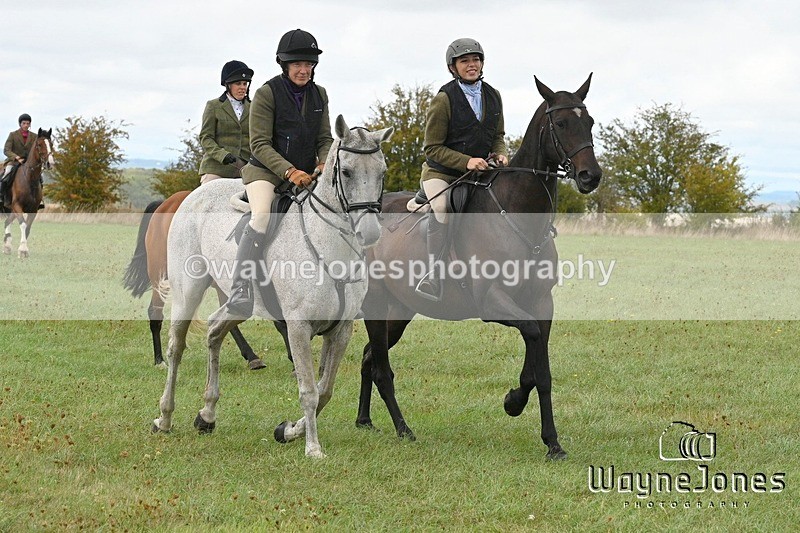 WJ7_0986 - Berks & Bucks Hound Exercise Blewbury 13-09-26