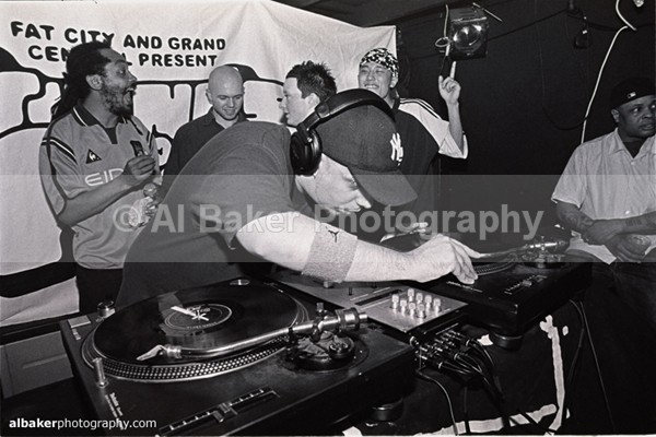 24 - Friends-&-Family @ the roadhouse 06.04.02