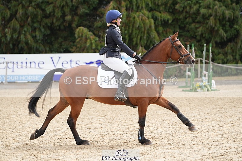 250824A-120209-35795 - 2083-Lauren.Dawson-Bay.Bui.Shadow