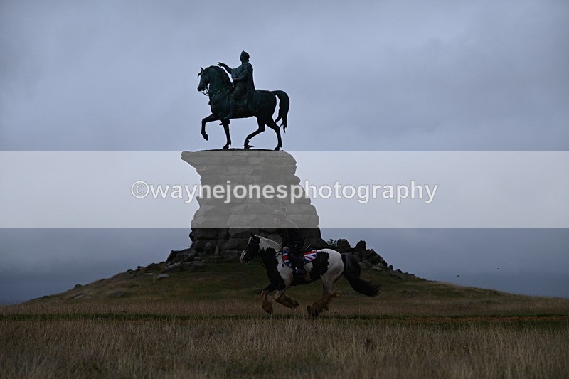 DSC_1945 - Time at Statue 12:13 to 12:32