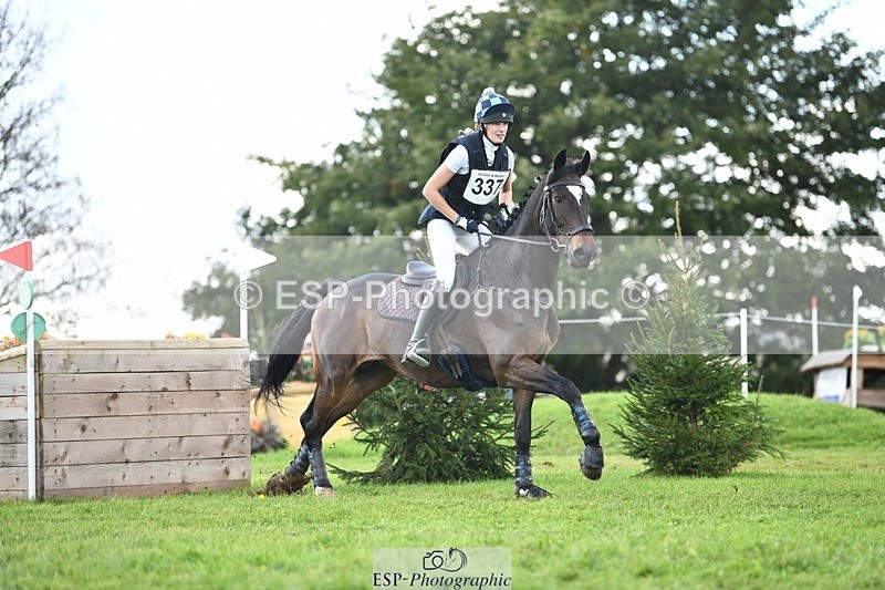 231022-141220-28982 - 337-DROUGHTVILLE.MIKE-Georgina.Beeby.Wynn-XC