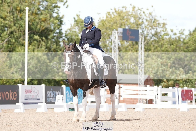 250906-134815-03392 - 106-Lucy.HamblettGalliano.Gold.Dust