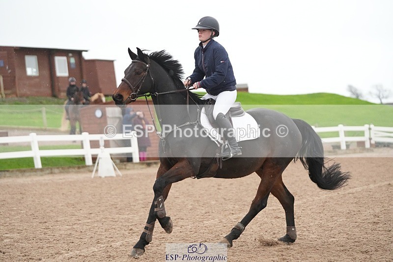 251109-120248-03715 - Cls 20 Newcomers and 1.10m Open