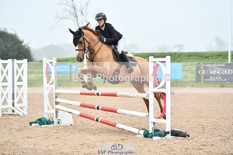 241102A-114019-04366 - SAT Cls 9 British Novice and 90cm Open