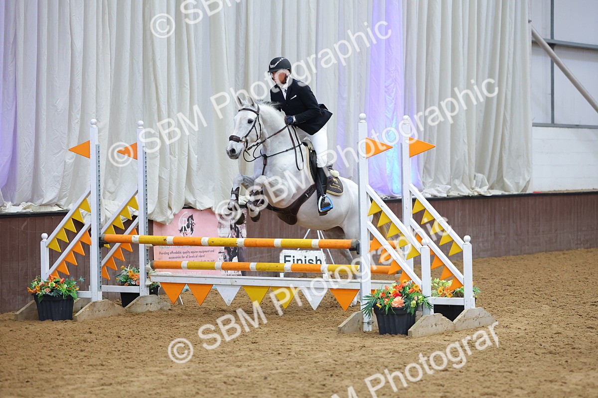 SBM_009804 - Class 20 - Senior British Novice/ 90cm Open - First Round (0.90m)