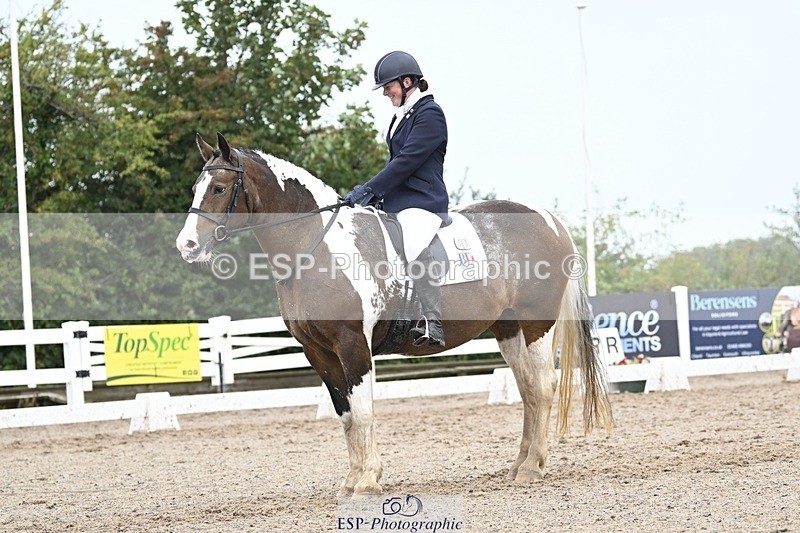 250907-123941-08097 - 080-Rebecca.MorrisSally.XIII