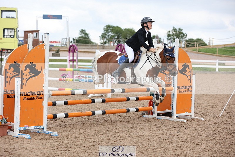 240630A-175328-16205 - Cls 28 Stepping Stones 128cm + 138cm