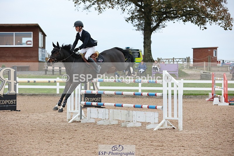 241101A-160151-03200 - FRI Cls 8 National 1.30m