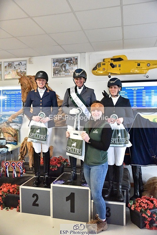 250214-130856-00369 - Freestyle Medium Silver Presentation