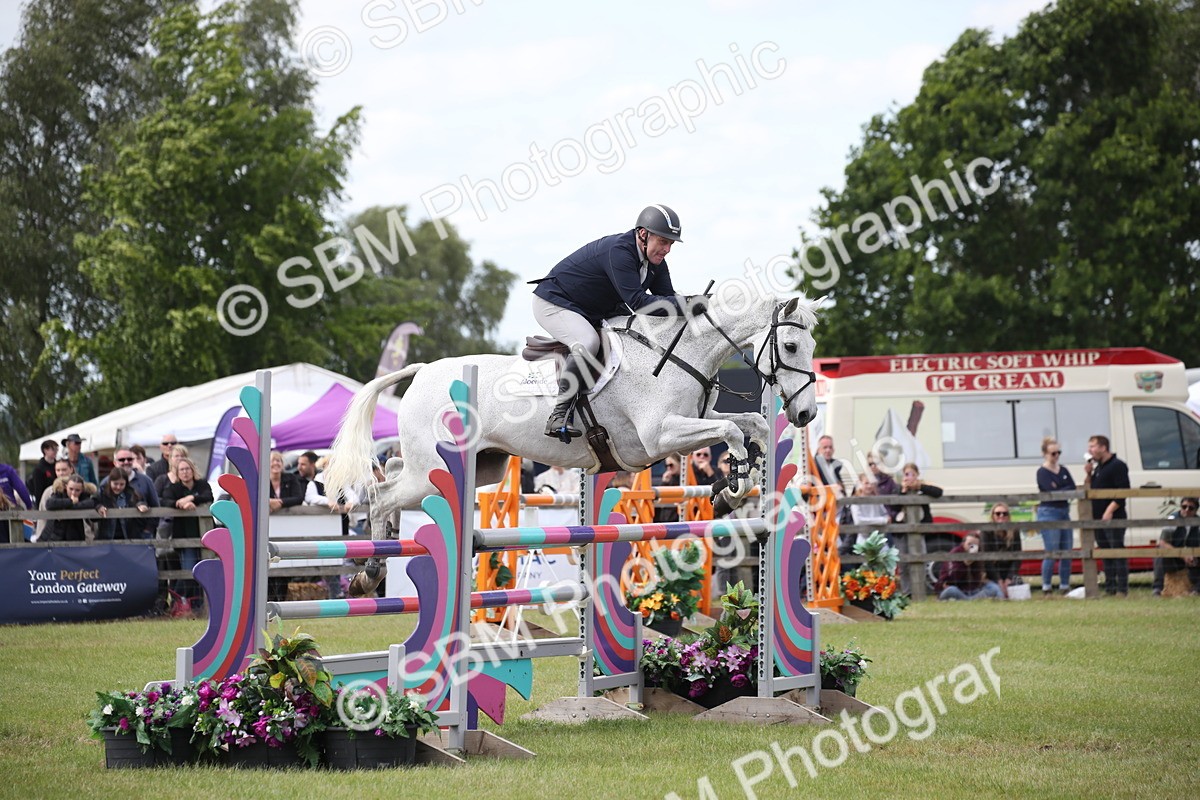 SBM_17535 - Class 208 - Senior Foxhunter 1.20m Open