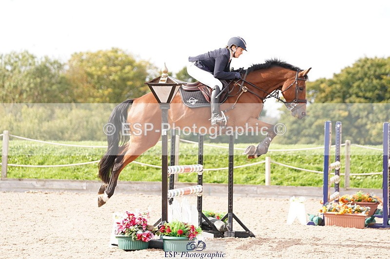 241004A-125918-00511 - Fri 03 Snr Newc & 1.10m Open