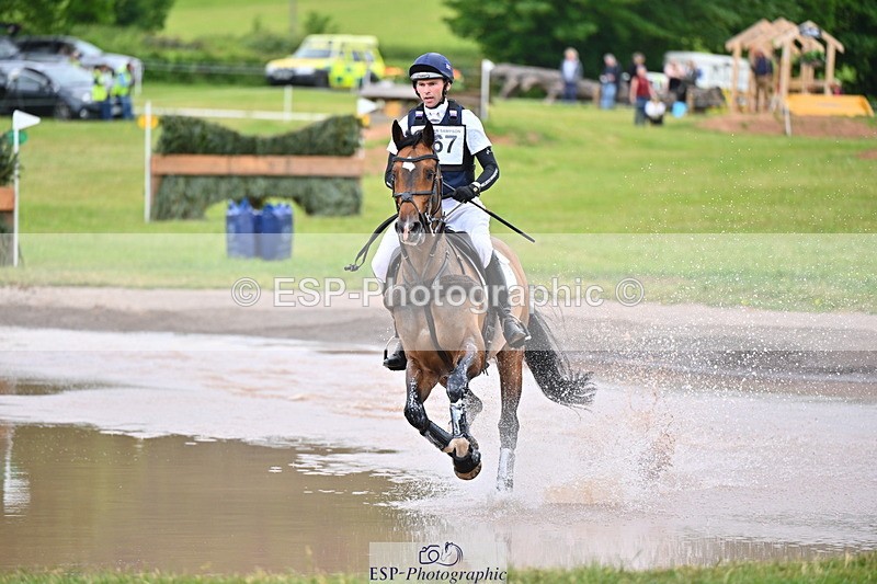 250524A-130406-10783 - B-367-Tom.Grant-QUID