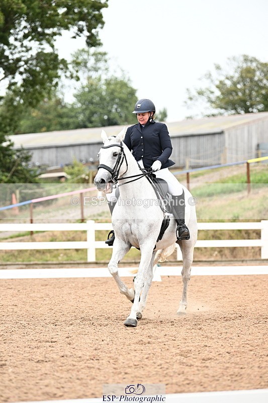 240815A-140317-01929 - 139-Chloe.Makepeace-Beechfield.Diamond