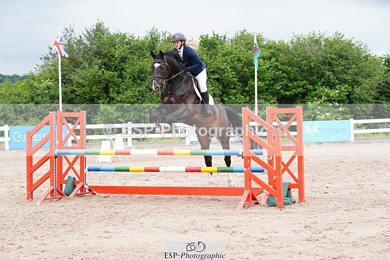 250524-120620-06525 - Cls 21 A&B Snr Disco & 1.00m Open