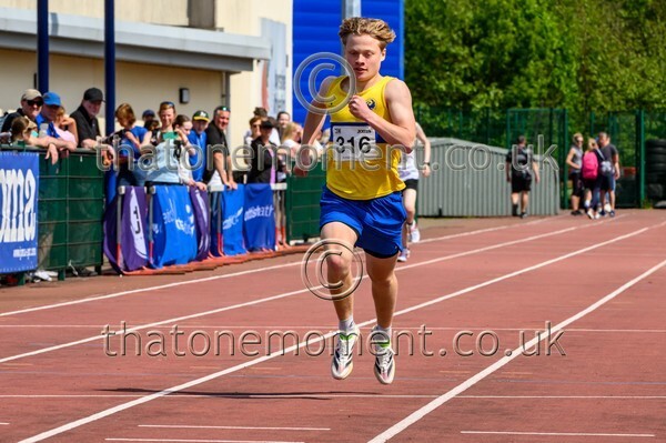 West25Sat-927638 - Track Male