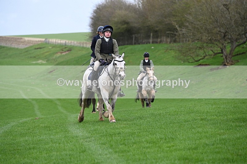 WJ6_9371 - Line Three