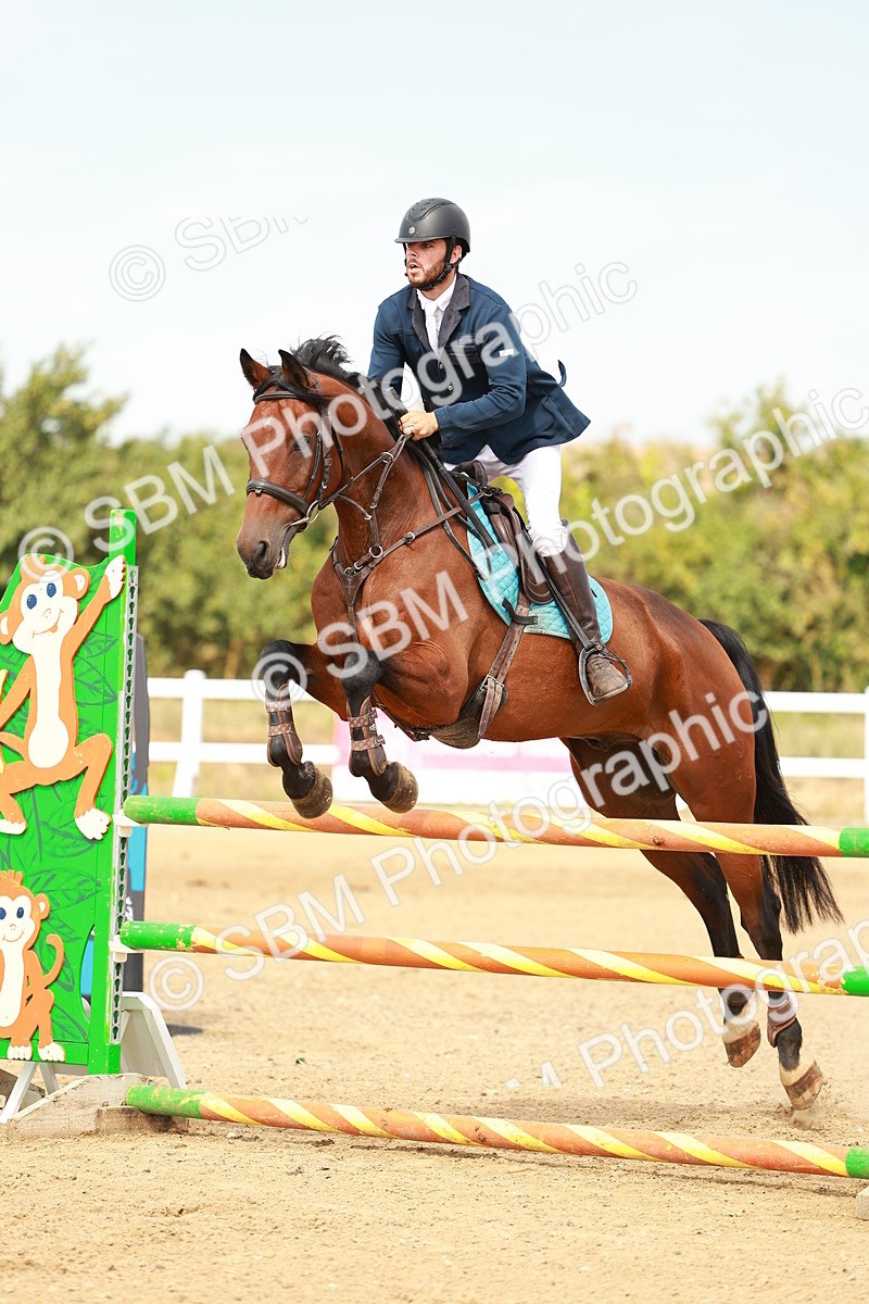 SBM_003771 - Class 14 - Senior Newcomers 1.10m