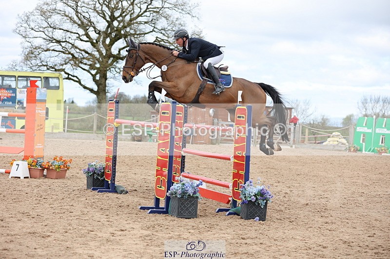 240419A-121947-07161 - Cls 6, 2 Star Medium Tour 1.35m