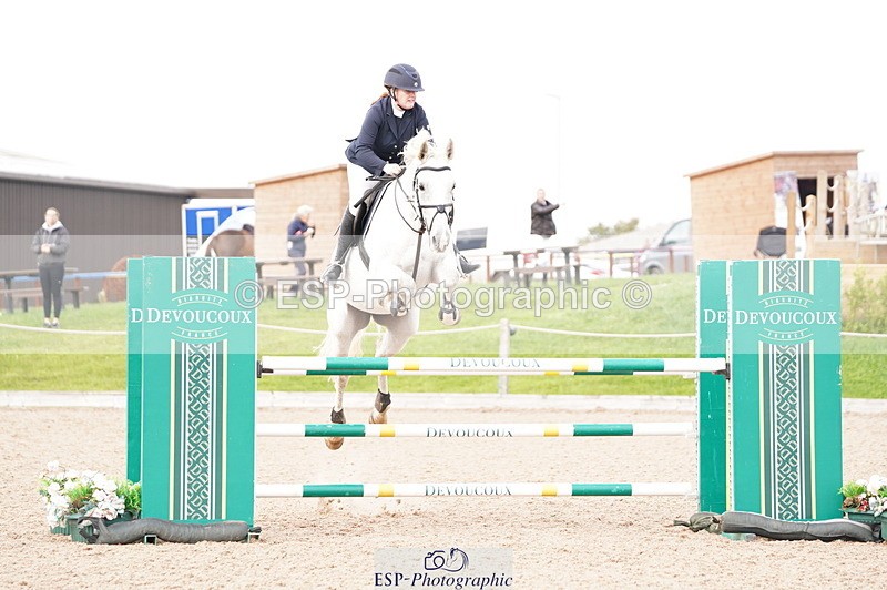 241004A-144338-00786 - Fri 04 Snr Fox & 1.20m Open