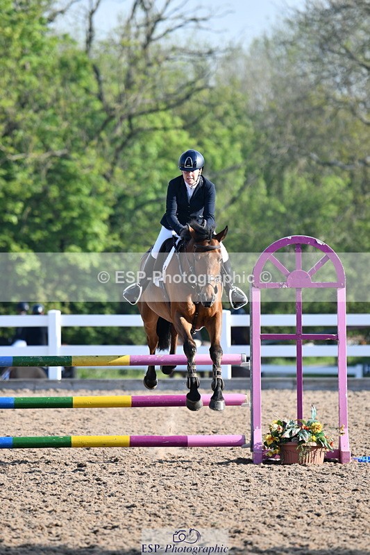 240512A-081717-16810 - Cls 39 British Novice and 90cm Open