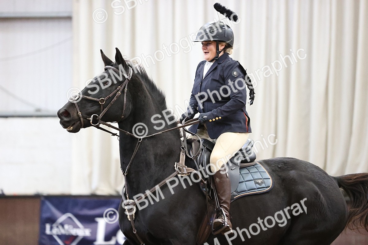 SBM_001469 - Class 3 - Horse & Hound 60cm
