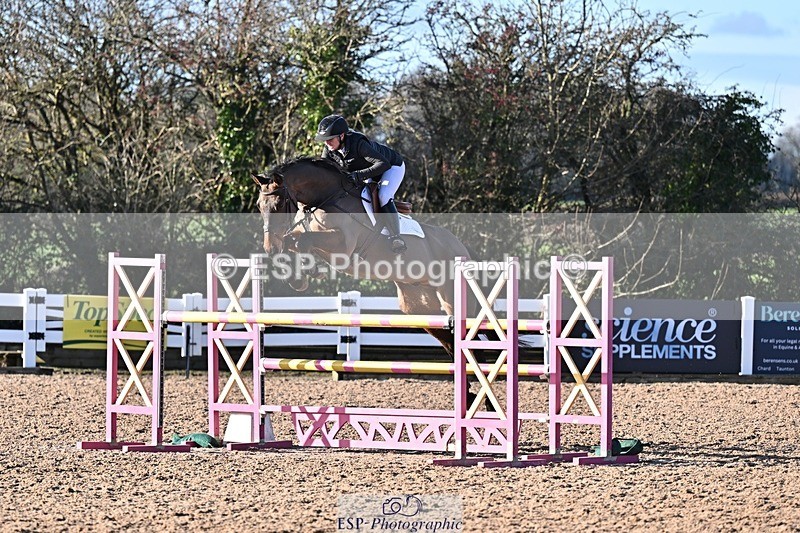 251203-124607-00522 - Cls 4 Newcomers and 1.10m Open