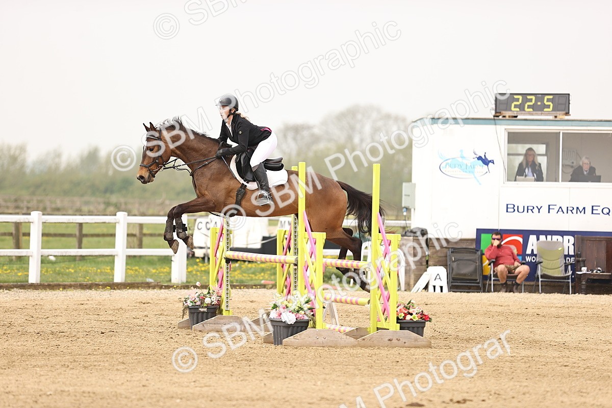  - Class 15 - Senior British novice - 90cm