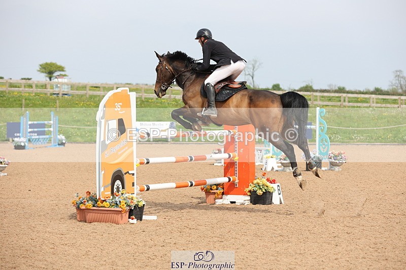 240511A-153539-14733 - Cls 36 National 1.30m Open