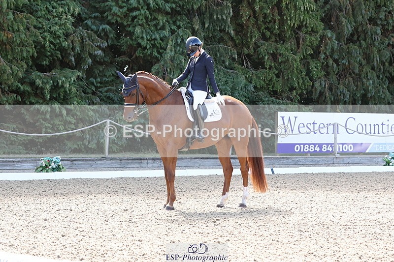 250809A-101324-02542 - 074-Robyn.WalkerSt.Giles.Voila