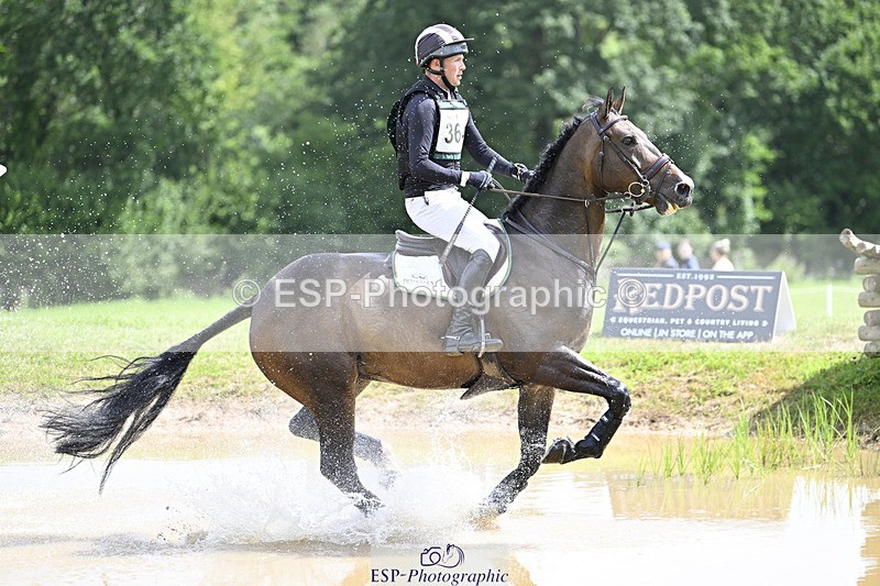 240804-121130-12567 - 364-Tom_Rowland-MONBEG_SKYFALL