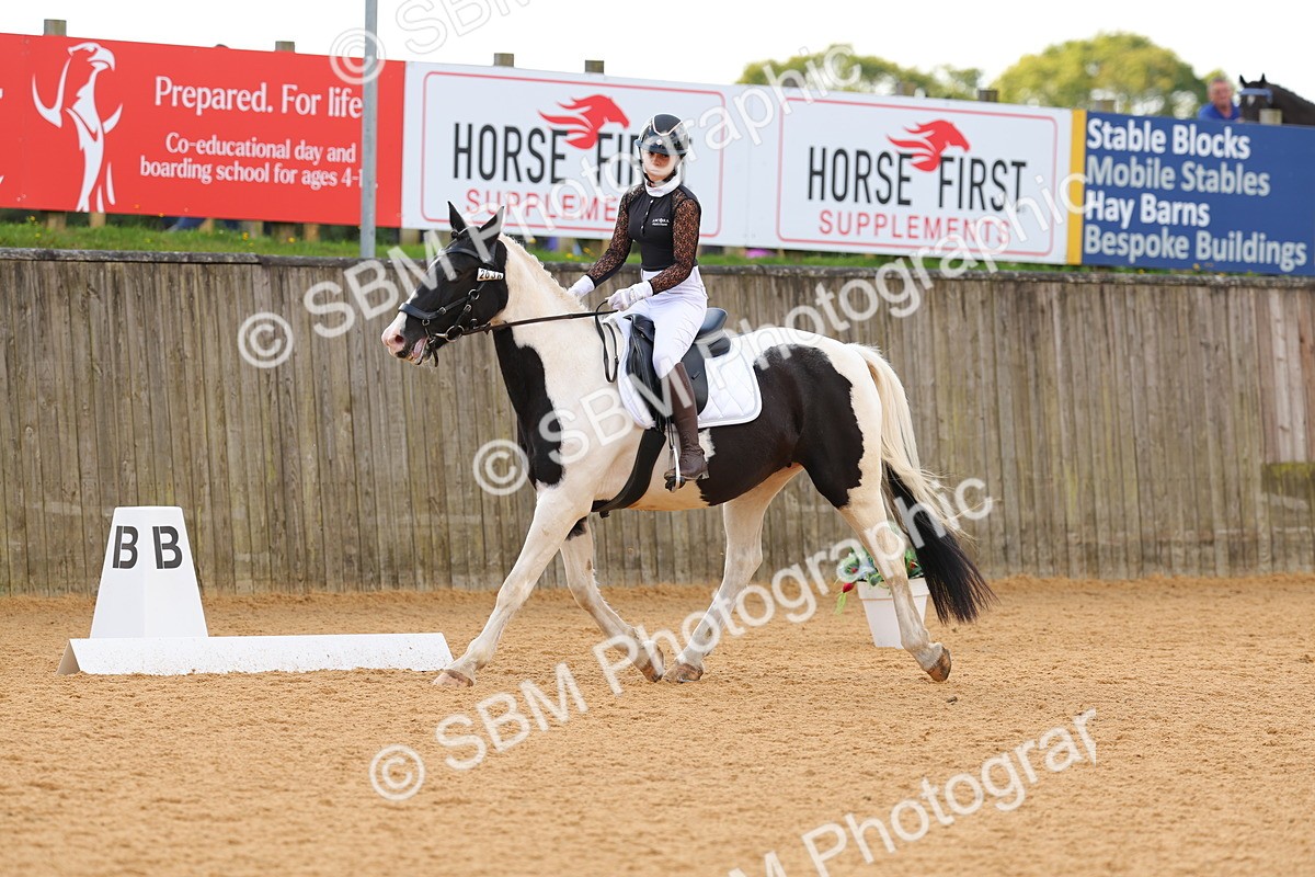 SBM_43877 - D6 - Small Tour Championship - Intro C
