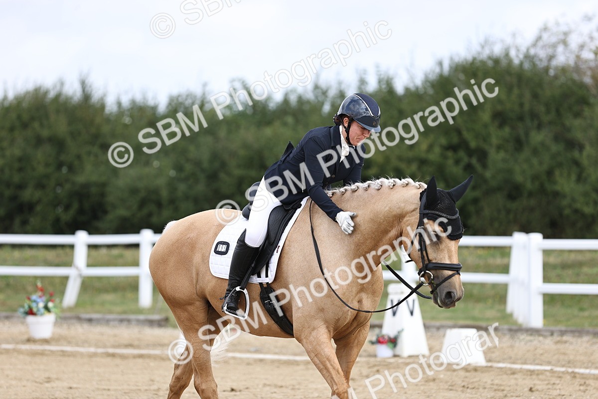 SBM_015410 - Class 14 - Novice 23 - 9.05-10.08