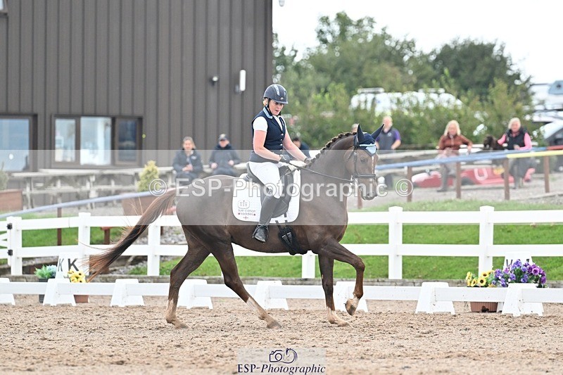 250907-134952-08591 - 006-Verity.PerryVogue