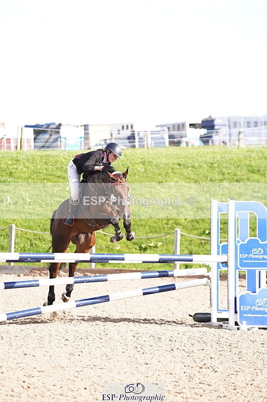 241004A-104416-00166 - Fri 01 Snr Disco & 1.00m Open