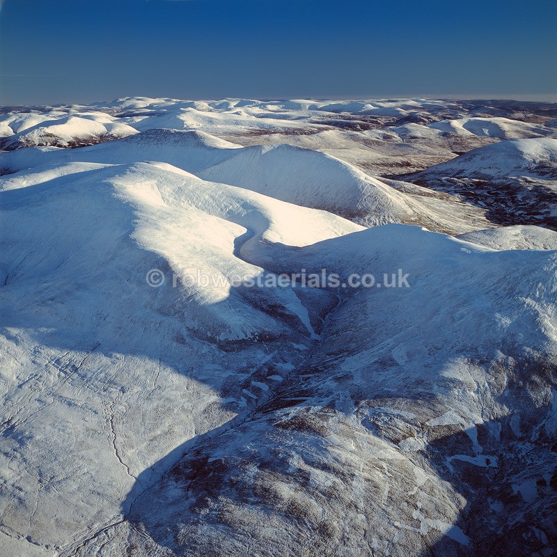 A0553A Beinn Mhoal to Beinn A Ghlo - Mountains, hills and moors