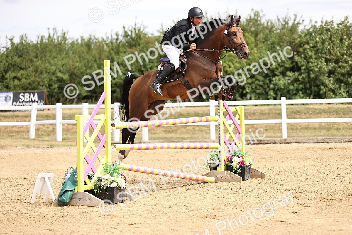 SBM_009942 - Class 8 - Senior Newcomers - 1.10  Open