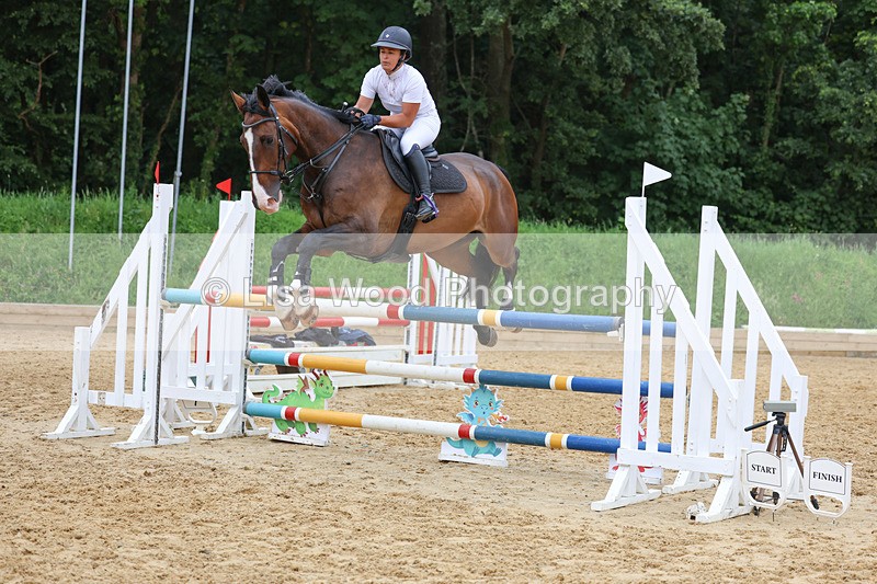 3E7A6361 - Class 8: Senior Newcomers/1.10m open