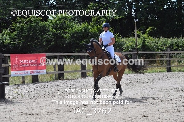 JAC_3762 - CLASS 6 Foxhunter/ 1.20m Open