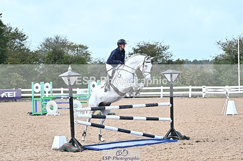 261014-123653-00435 - Cls  05 Snr Newcomers & 1.10m Open