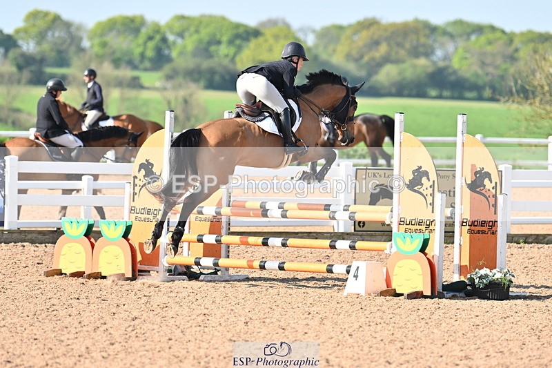 240509A-091209-00061 - Cls 1 British Novice and 90cm Open