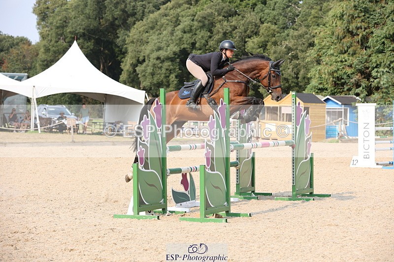 250816A-161602-02711 - Cls 9 Snr 1.10m Open