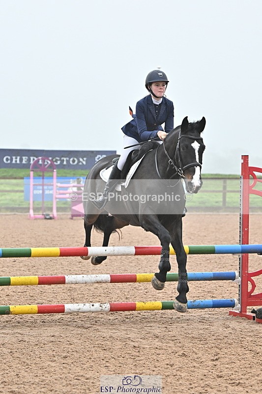 241103A-112117-07003 - SUN Cls 18 British Novice and 90cm Open